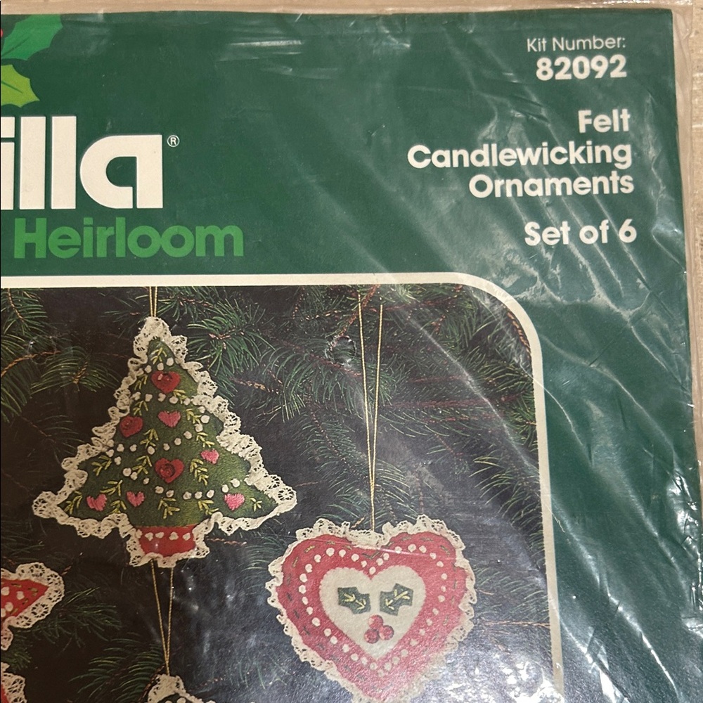 Bucilla Holiday Treasures Felt Ornaments - Red, Green, White-i’m - Picture 4 of 11